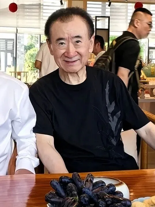 许家印：无期徒刑